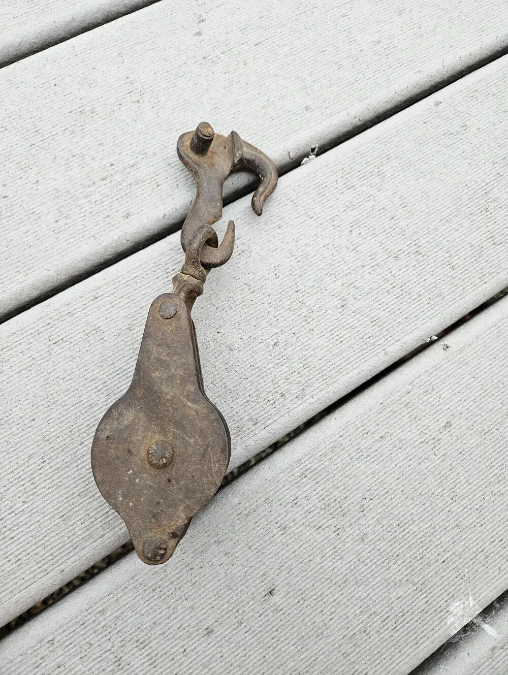 Vintage Antique Metal Barn Pulley with Swivel Hook Block & Tackle Industrial Dec